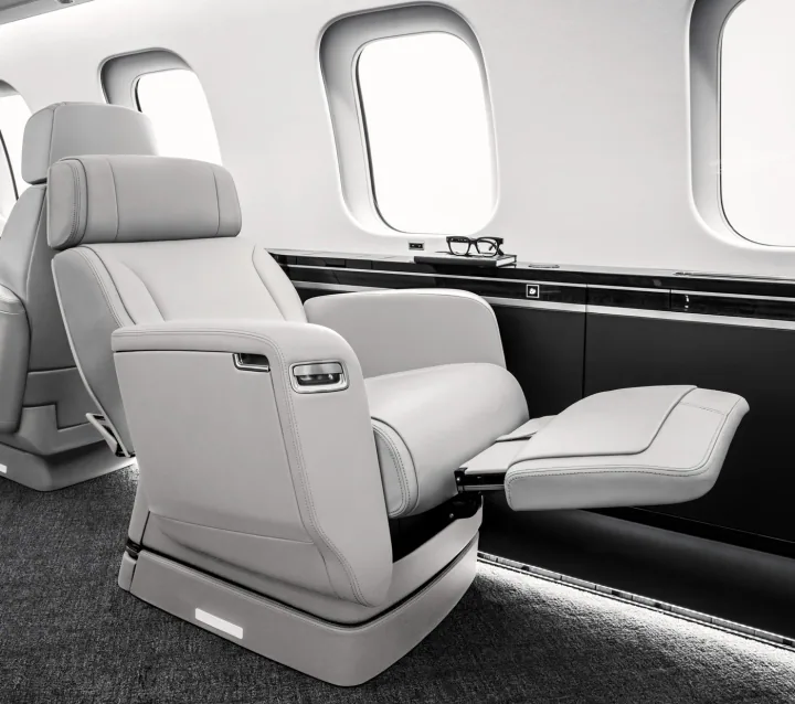 Global 8000 cabin reference view 1