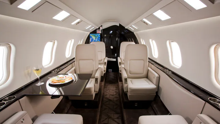 Learjet 60XR cabin reference view 1