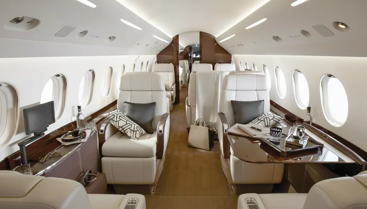 Falcon 2000LXS cabin reference view 2