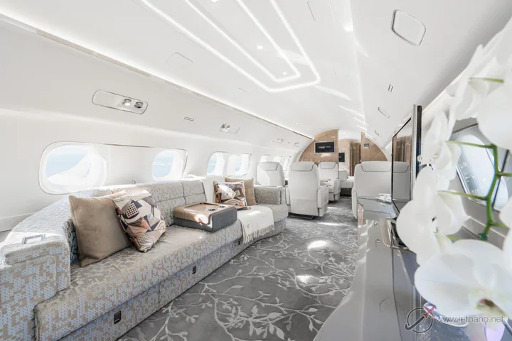 Lineage 1000E cabin reference view 2