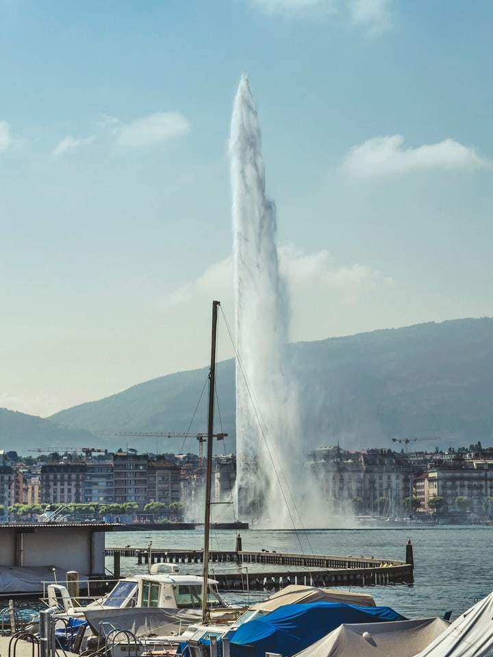 Jet d’Eau und Hafen am Genfersee