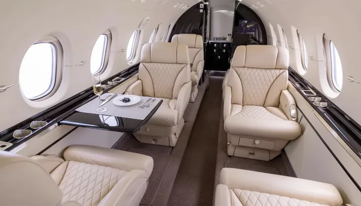 Hawker 900XP cabin reference view 1