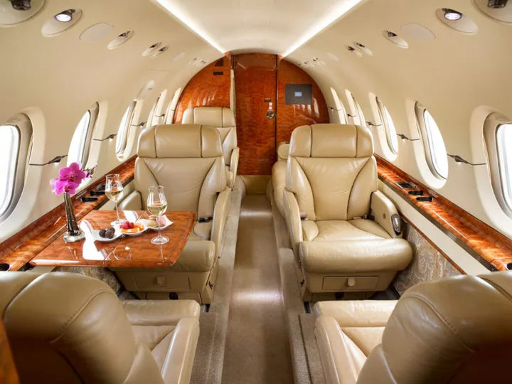 Hawker 900XP cabin reference view 2