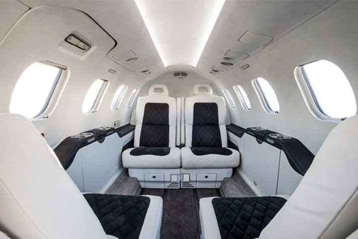 SyberJet SJ30i cabin reference view 2